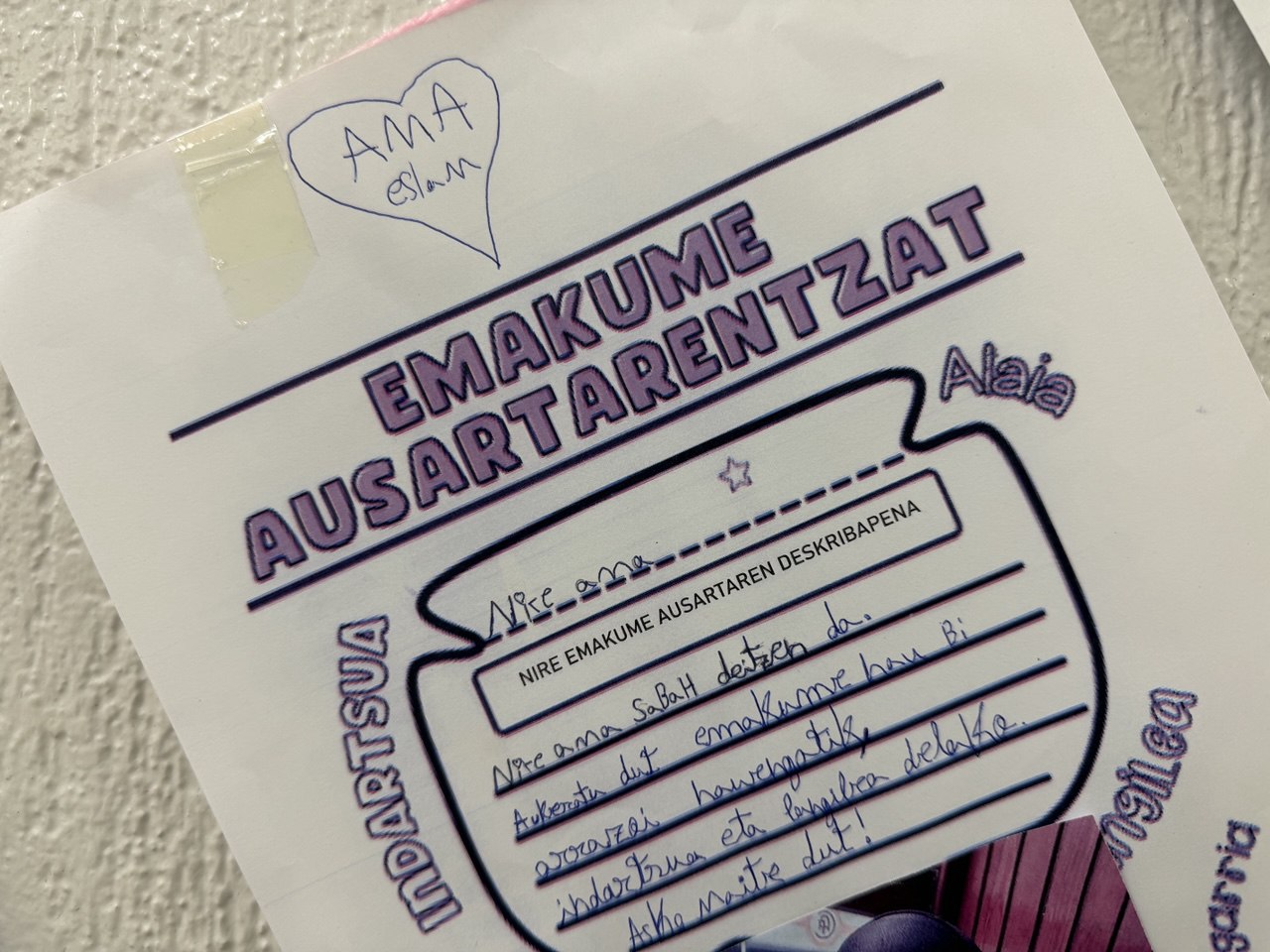 HURBIL DITUGUN EMAKUME AUSARTAK